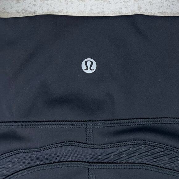 Lululemion Leggings Jet Black Reflective Logo Size 6 - Picture 3 of 5